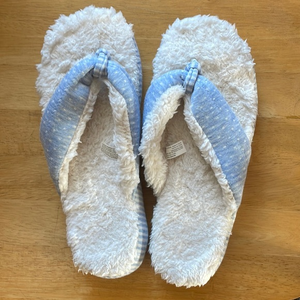 Dearfoams Plush Spa Slippers Thong Style Blue White Large (9-10)‎